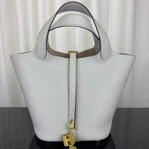 Classic Hermes Bag: A Stylish and Versatile Choice for Elegance